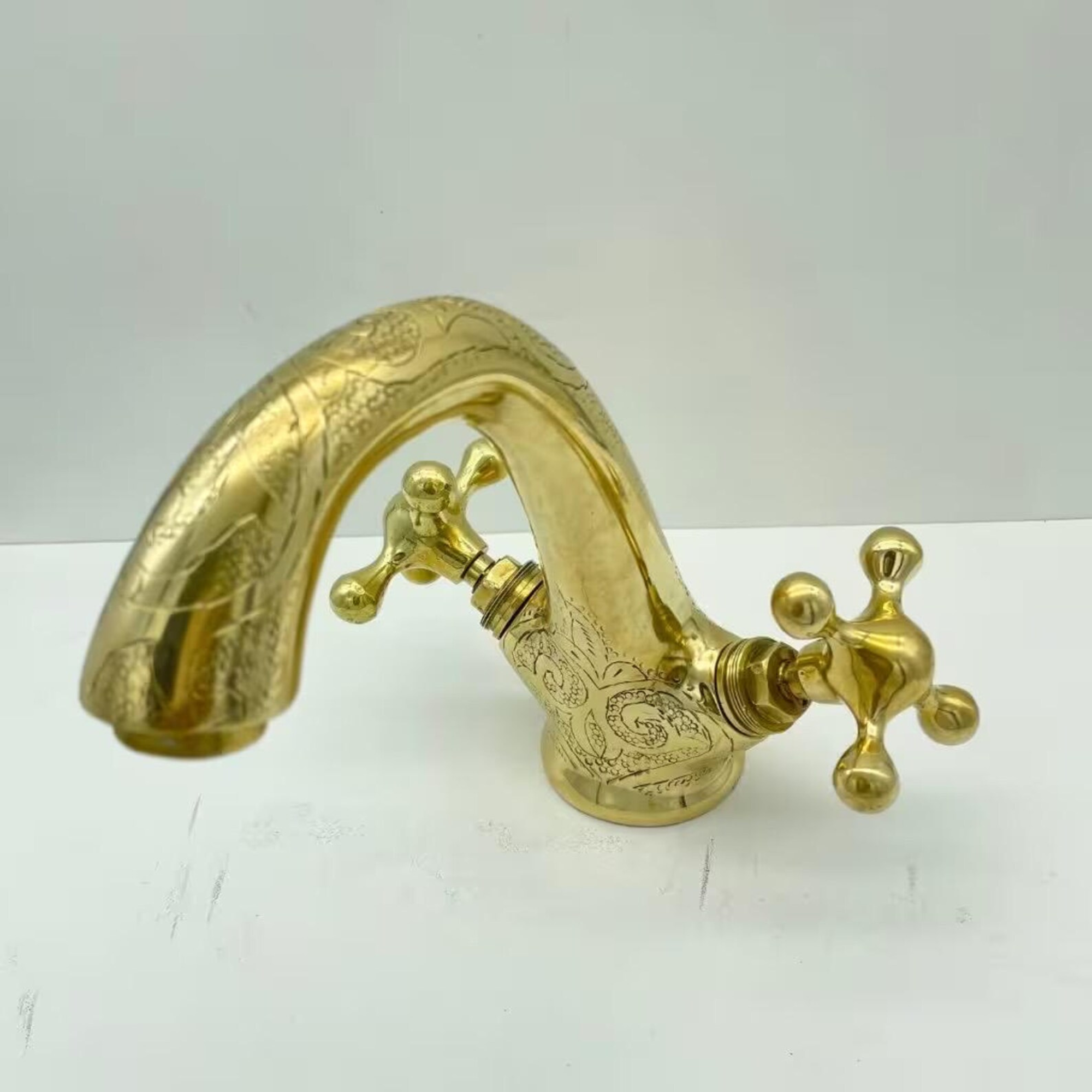 Bathroom vanity Faucet