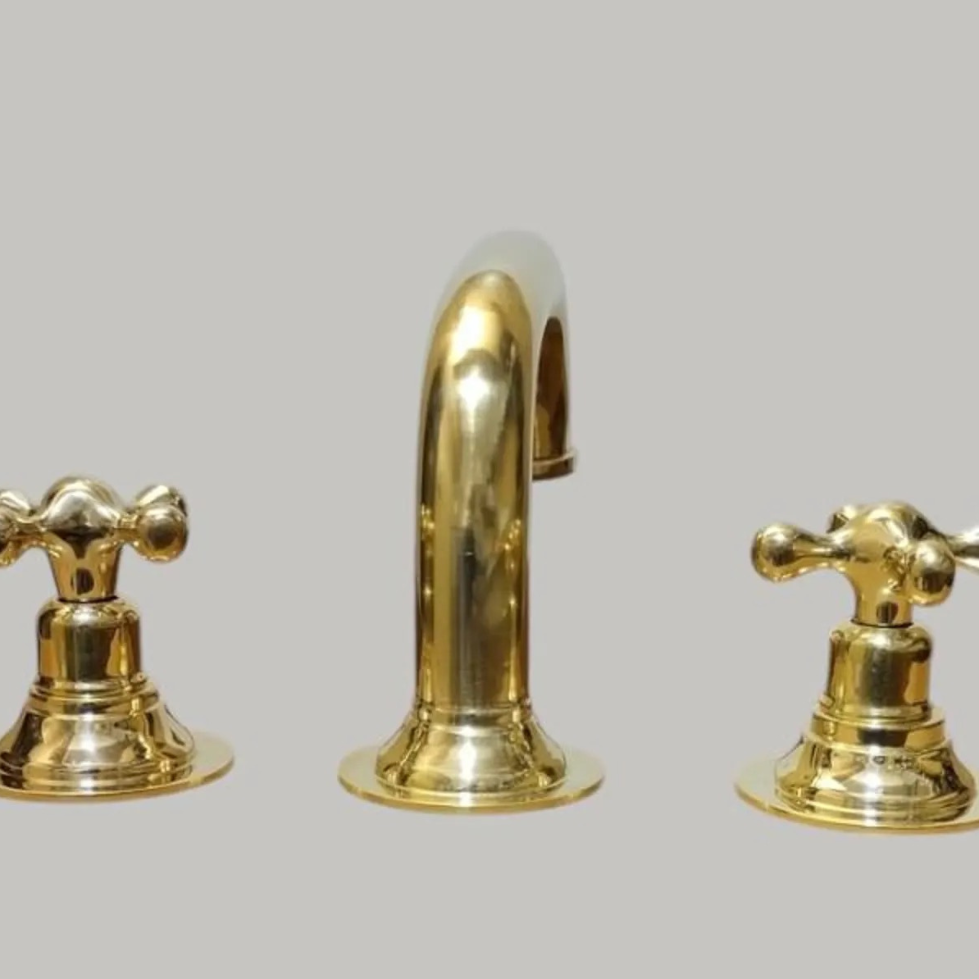 Brass bathroom faucet AzulSouk
