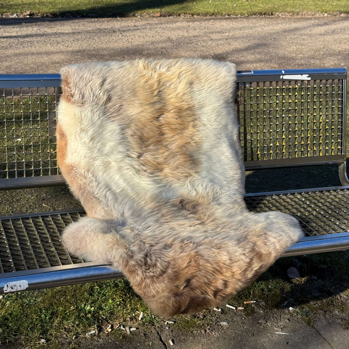 Beautiful Natural Tibetan Lambskin Fur - sheepskin rugs AzulSouk