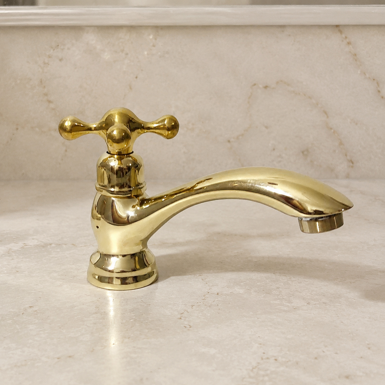 Traditional brass basin tap